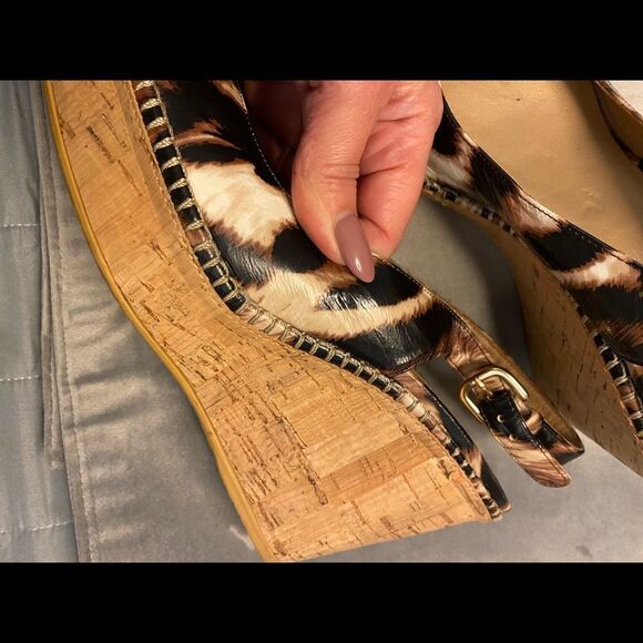 Stuart Weitzman leopard leather wedges, size 8 - Picture 7 of 10